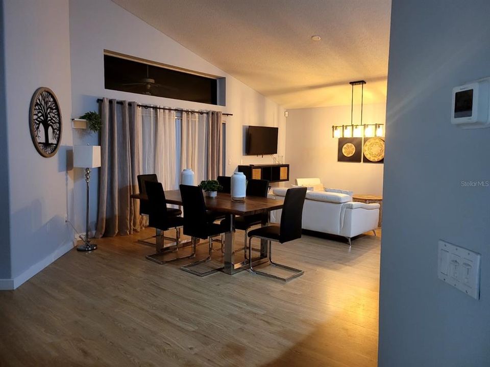For Rent: $2,650 (3 beds, 2 baths, 1372 Square Feet)