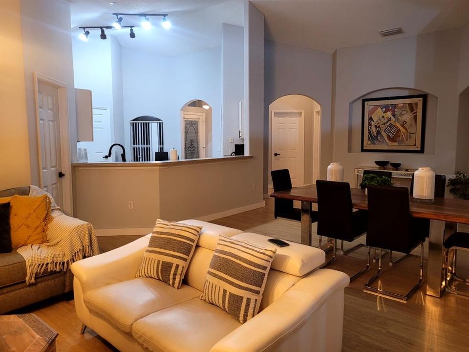 For Rent: $2,650 (3 beds, 2 baths, 1372 Square Feet)