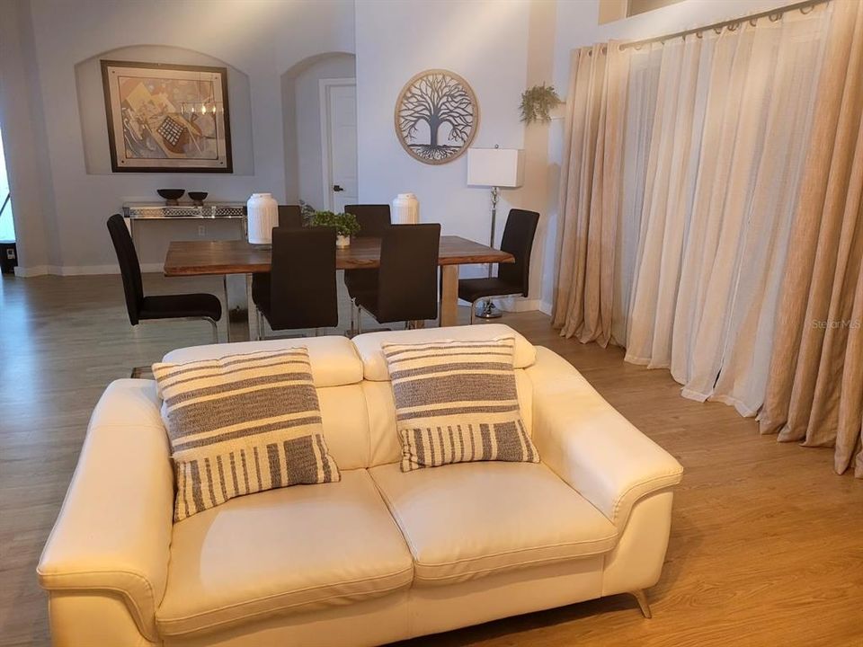 For Rent: $2,650 (3 beds, 2 baths, 1372 Square Feet)