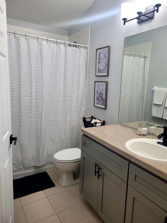 For Rent: $2,650 (3 beds, 2 baths, 1372 Square Feet)