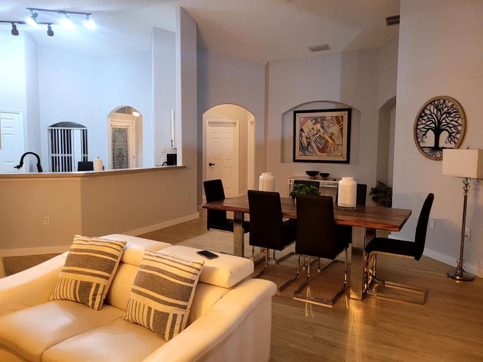 For Rent: $2,650 (3 beds, 2 baths, 1372 Square Feet)