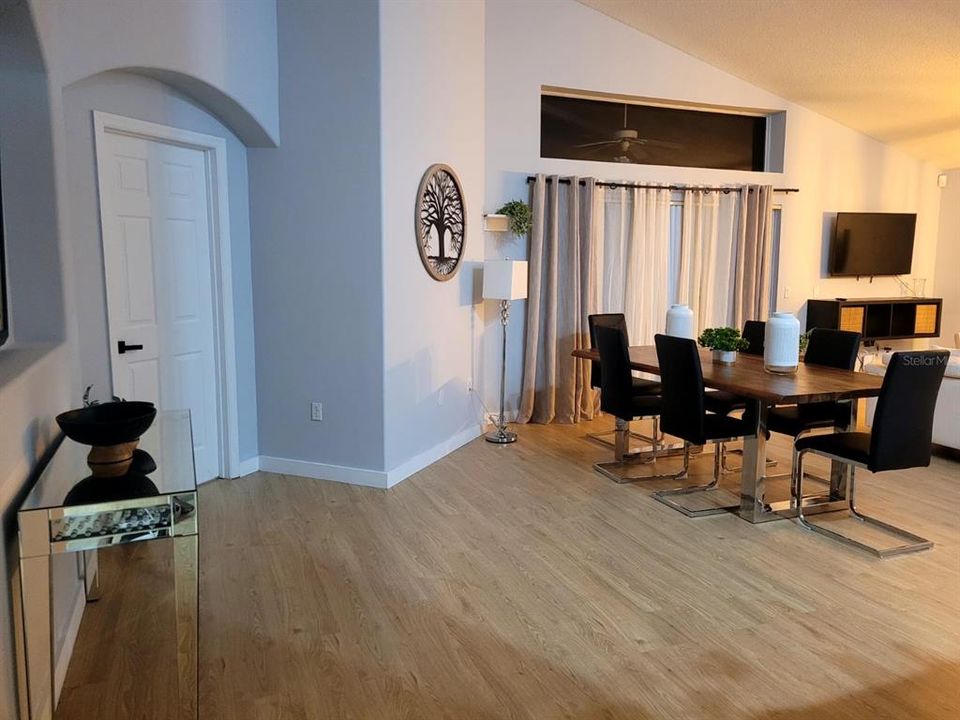For Rent: $2,650 (3 beds, 2 baths, 1372 Square Feet)