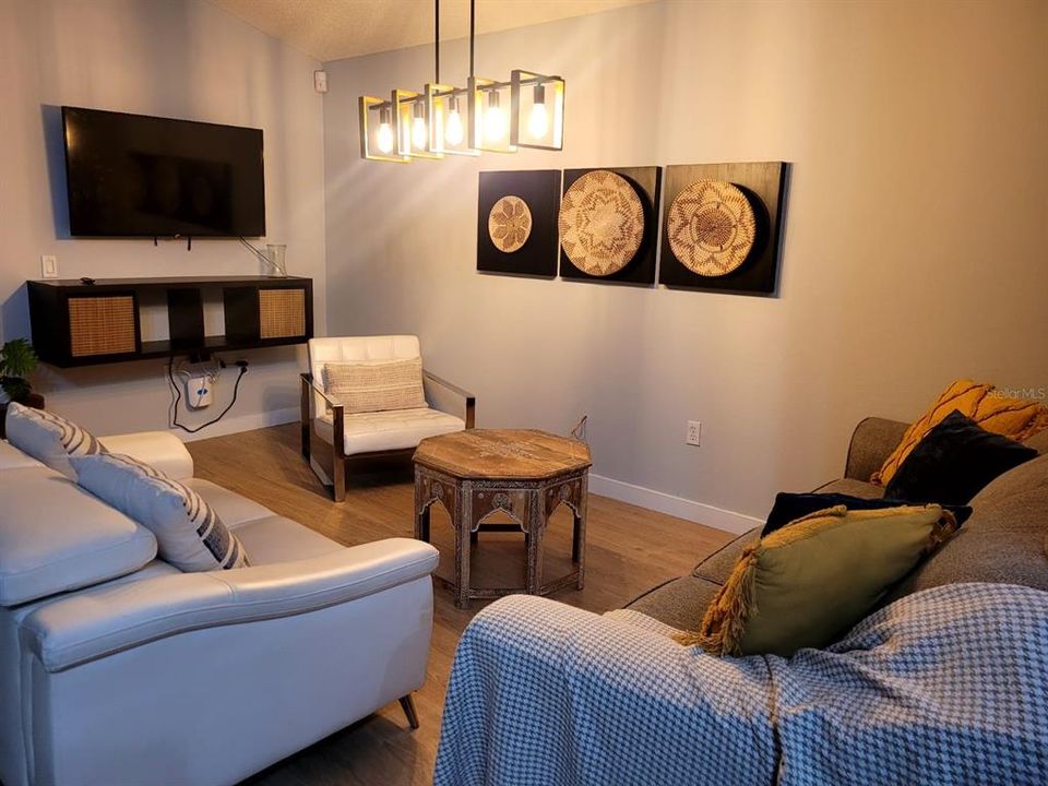 For Rent: $2,650 (3 beds, 2 baths, 1372 Square Feet)