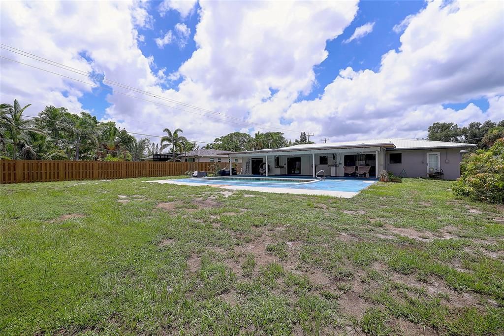 En Venta: $849,900 (4 camas, 3 baños, 2551 Pies cuadrados)