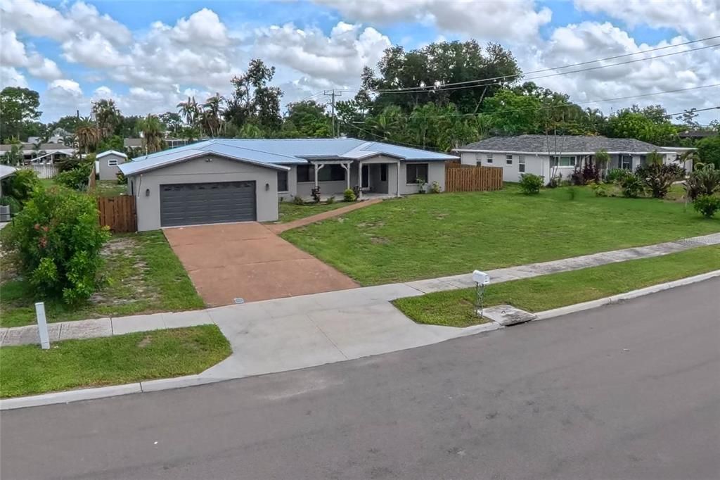 En Venta: $849,900 (4 camas, 3 baños, 2551 Pies cuadrados)