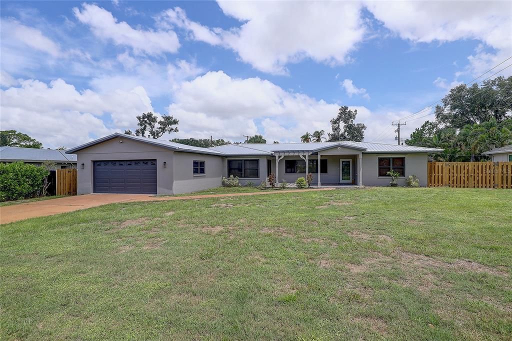 En Venta: $849,900 (4 camas, 3 baños, 2551 Pies cuadrados)