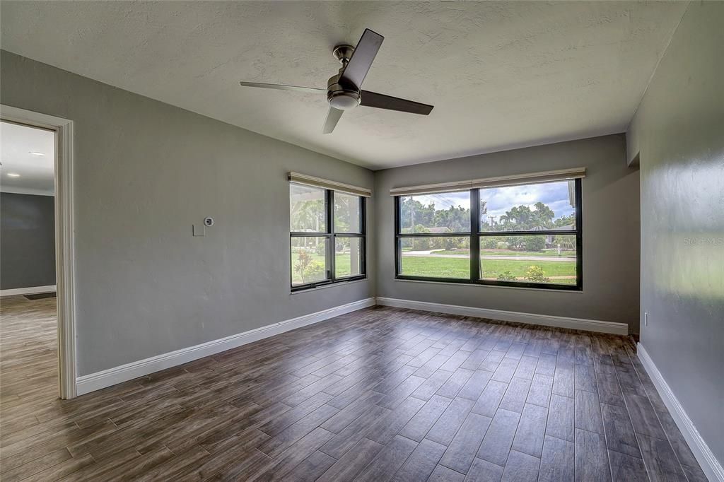 En Venta: $849,900 (4 camas, 3 baños, 2551 Pies cuadrados)
