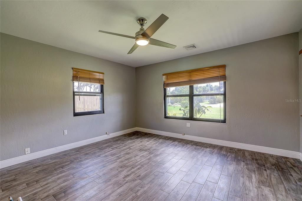 En Venta: $849,900 (4 camas, 3 baños, 2551 Pies cuadrados)
