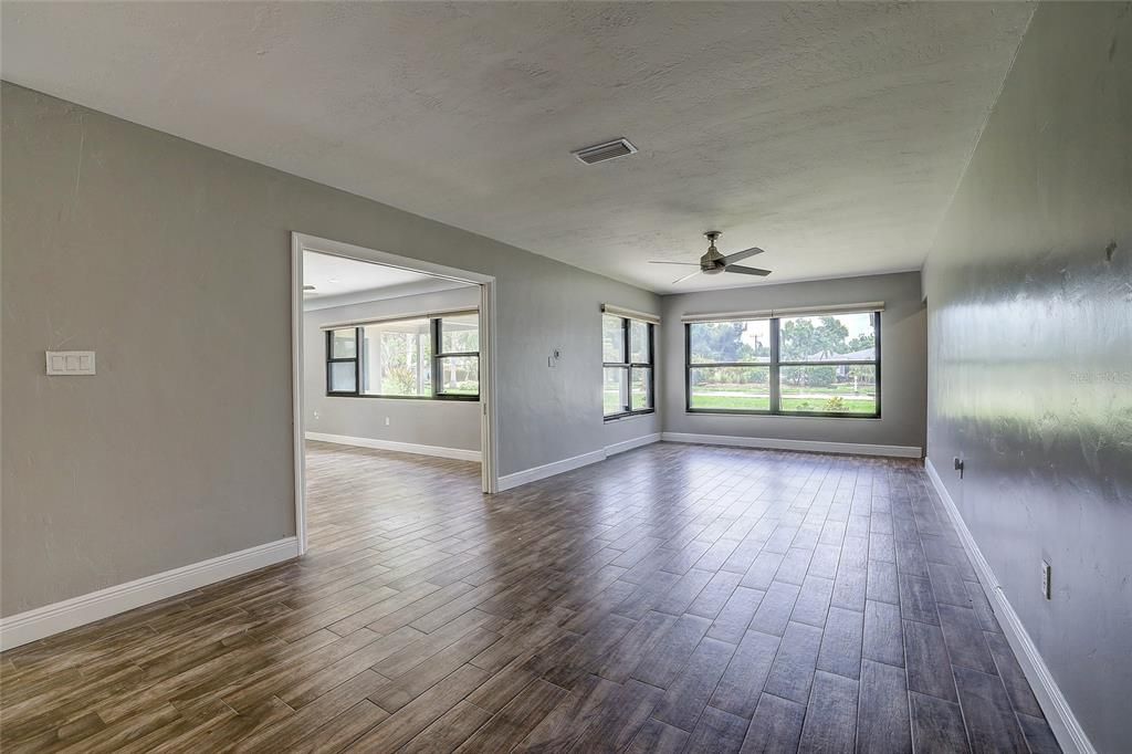 En Venta: $849,900 (4 camas, 3 baños, 2551 Pies cuadrados)