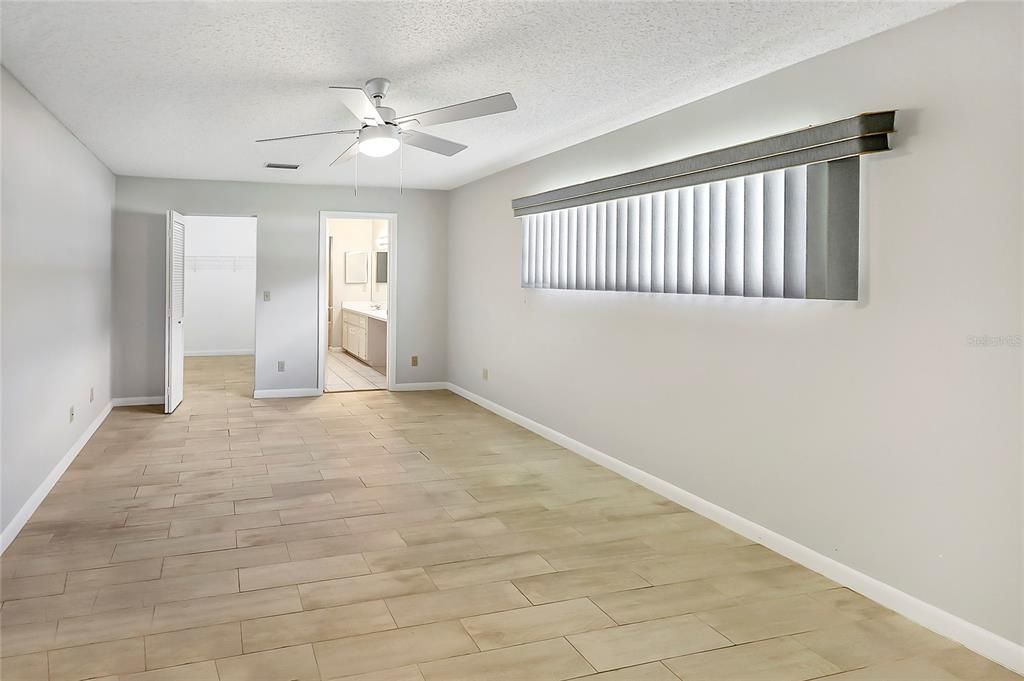 For Sale: $149,000 (2 beds, 2 baths, 1324 Square Feet)