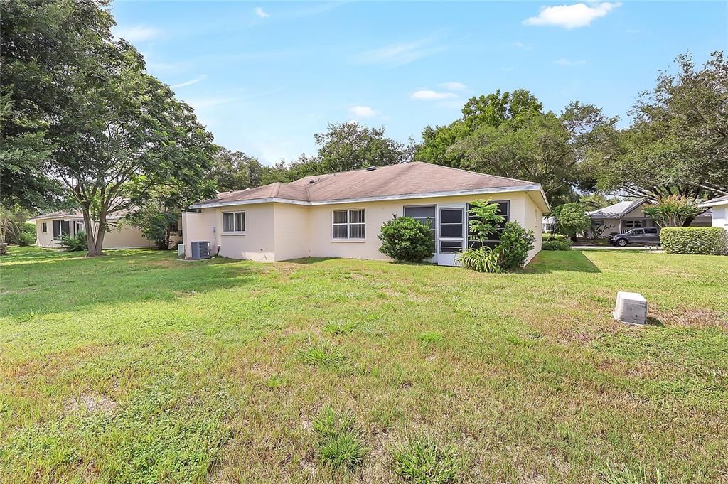 For Sale: $149,000 (2 beds, 2 baths, 1324 Square Feet)