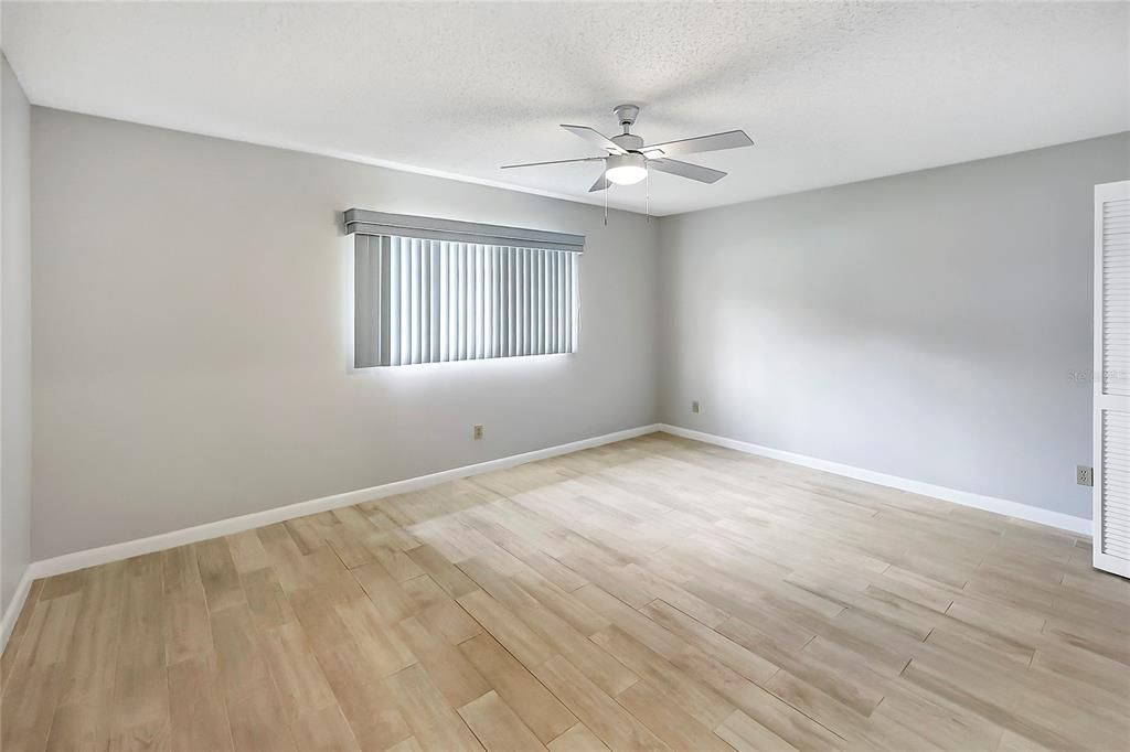 For Sale: $149,000 (2 beds, 2 baths, 1324 Square Feet)