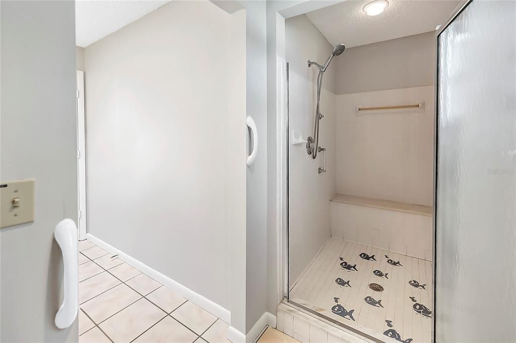 For Sale: $149,000 (2 beds, 2 baths, 1324 Square Feet)
