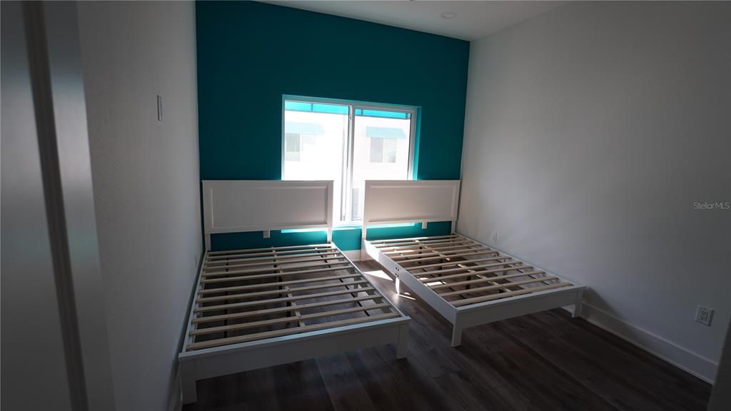 En Venta: $1,250,000 (5 camas, 4 baños, 2706 Pies cuadrados)