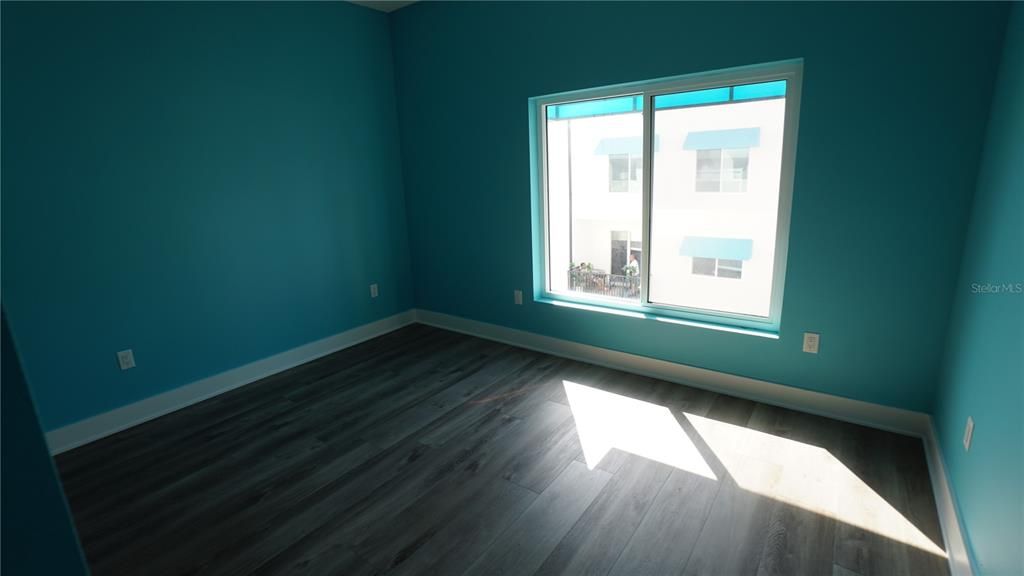 En Venta: $1,250,000 (5 camas, 4 baños, 2706 Pies cuadrados)