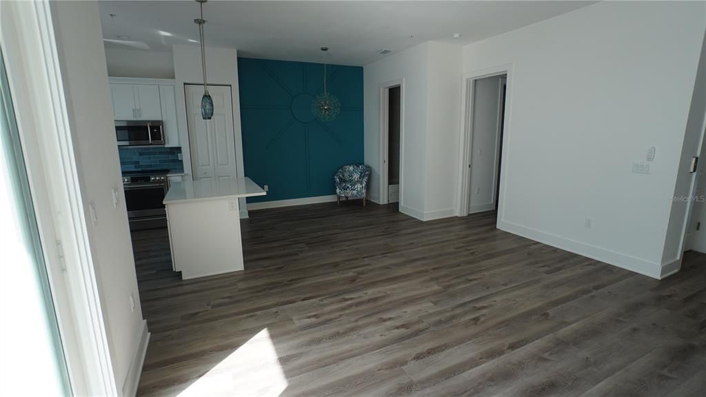 En Venta: $1,250,000 (5 camas, 4 baños, 2706 Pies cuadrados)