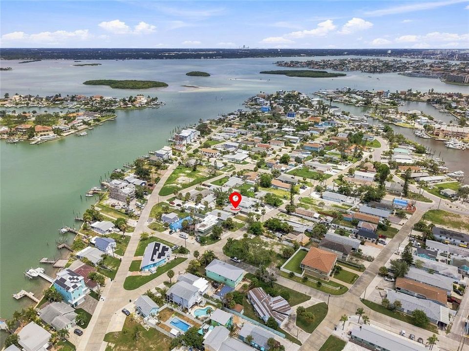 На продажу: $435,000 (2 спален, 1 ванн, 705 Квадратных фут)