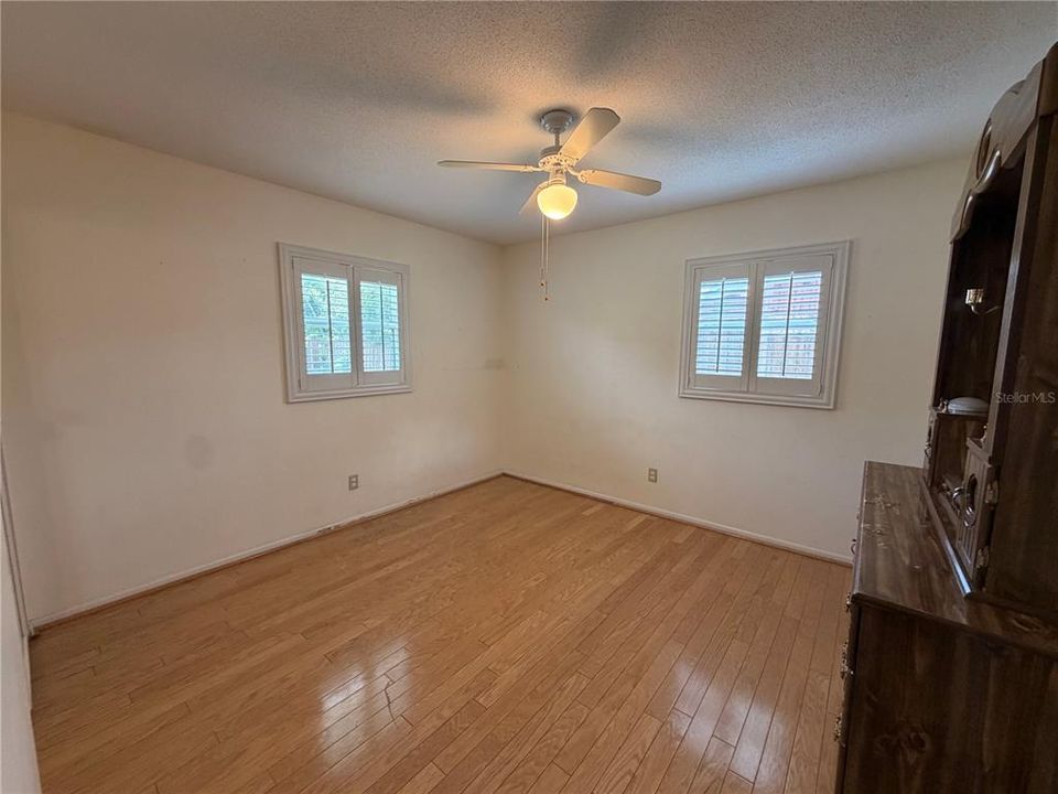 For Sale: $275,000 (3 beds, 2 baths, 1234 Square Feet)