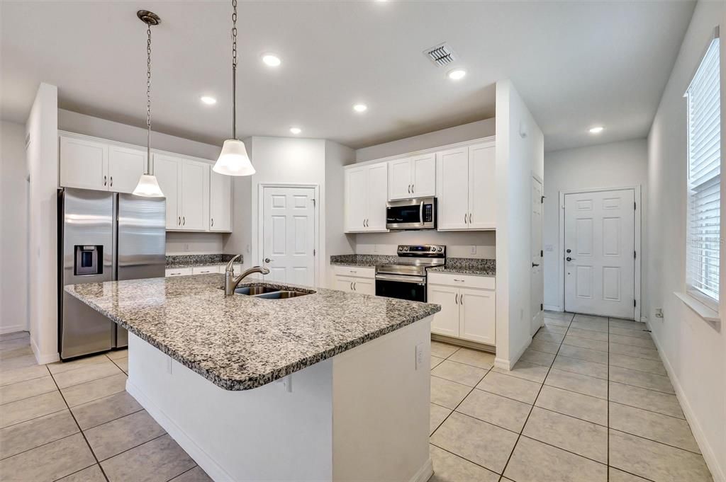 For Rent: $2,200 (3 beds, 2 baths, 1619 Square Feet)