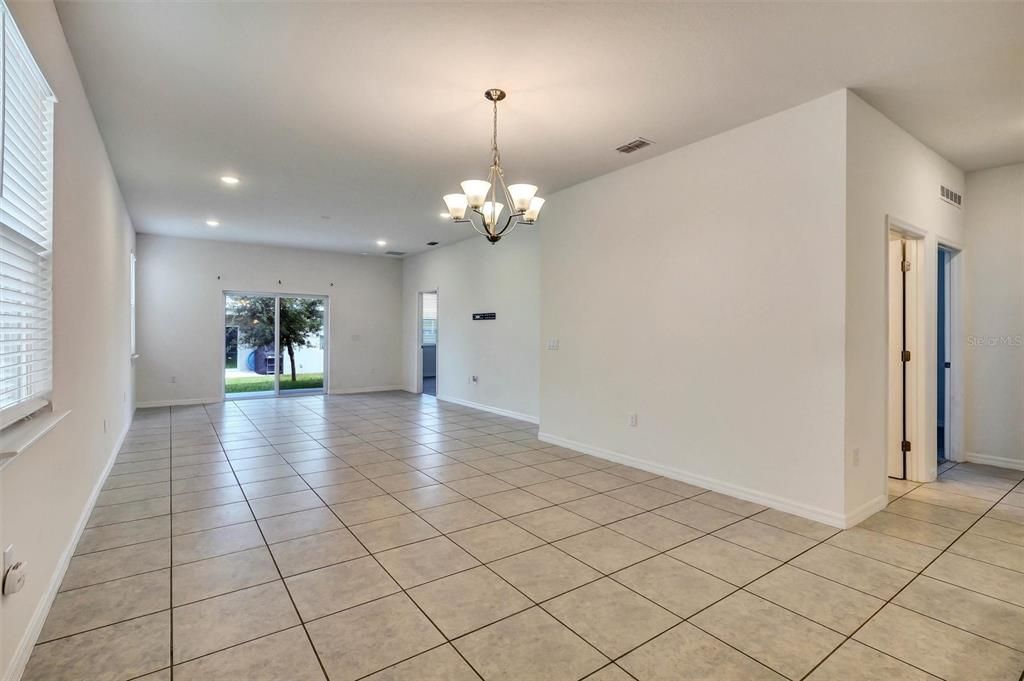 For Rent: $2,200 (3 beds, 2 baths, 1619 Square Feet)
