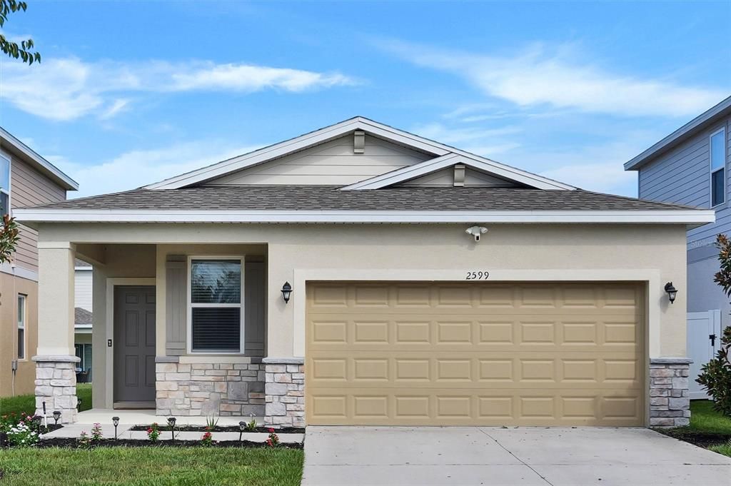 For Rent: $2,200 (3 beds, 2 baths, 1619 Square Feet)