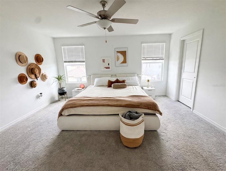 For Sale: $369,000 (5 beds, 2 baths, 2217 Square Feet)