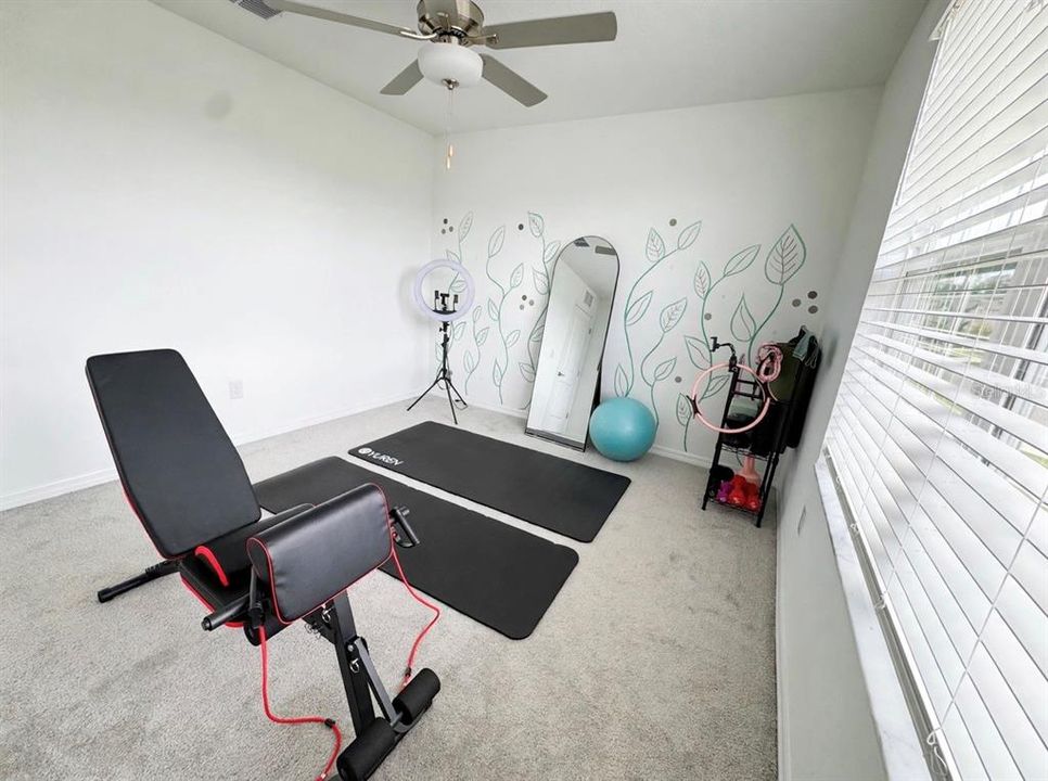 For Sale: $369,000 (5 beds, 2 baths, 2217 Square Feet)