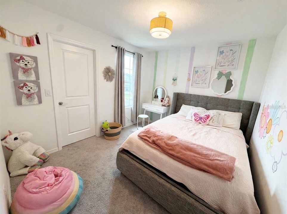 For Sale: $369,000 (5 beds, 2 baths, 2217 Square Feet)