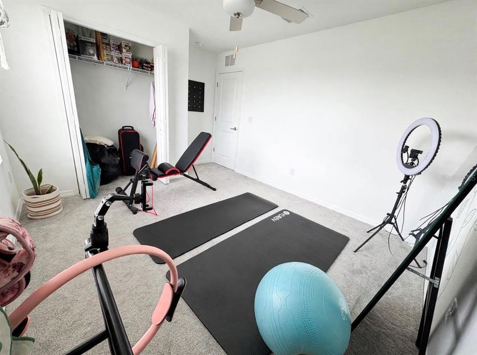 For Sale: $369,000 (5 beds, 2 baths, 2217 Square Feet)