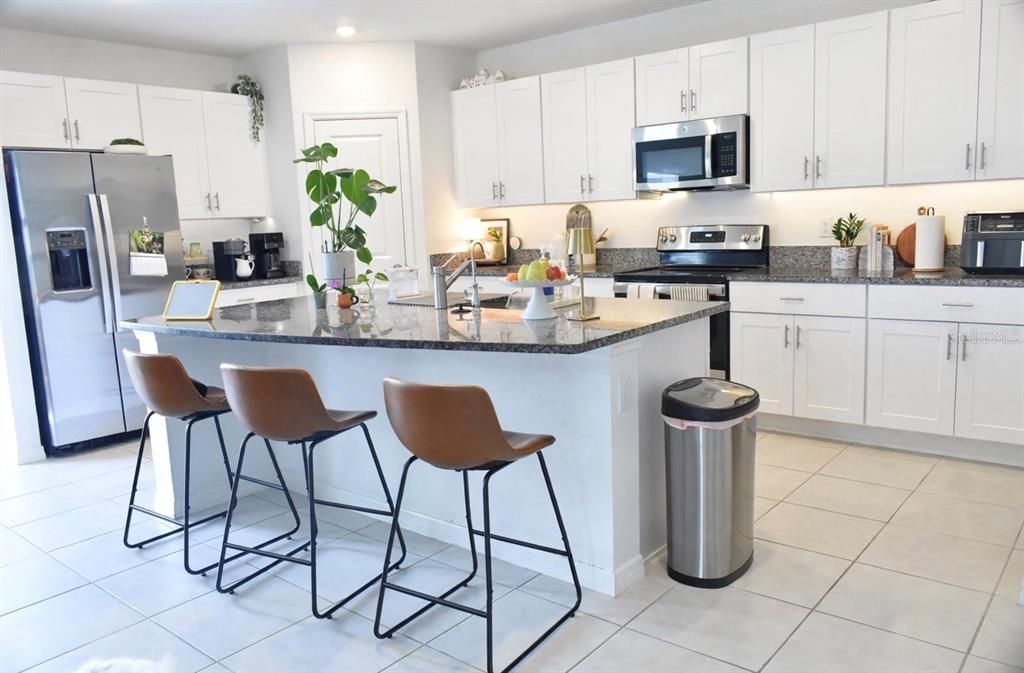 For Sale: $369,000 (5 beds, 2 baths, 2217 Square Feet)