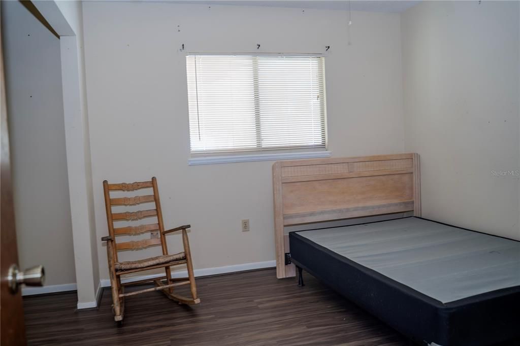 For Sale: $148,900 (2 beds, 1 baths, 960 Square Feet)