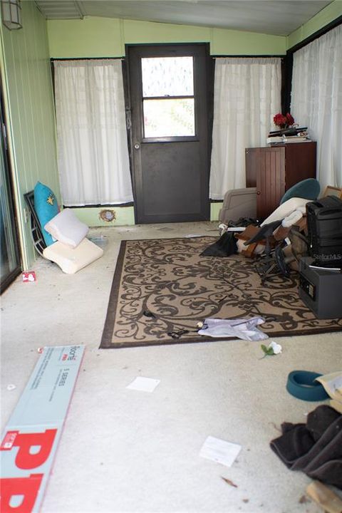 For Sale: $148,900 (2 beds, 1 baths, 960 Square Feet)