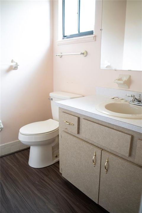 For Sale: $148,900 (2 beds, 1 baths, 960 Square Feet)