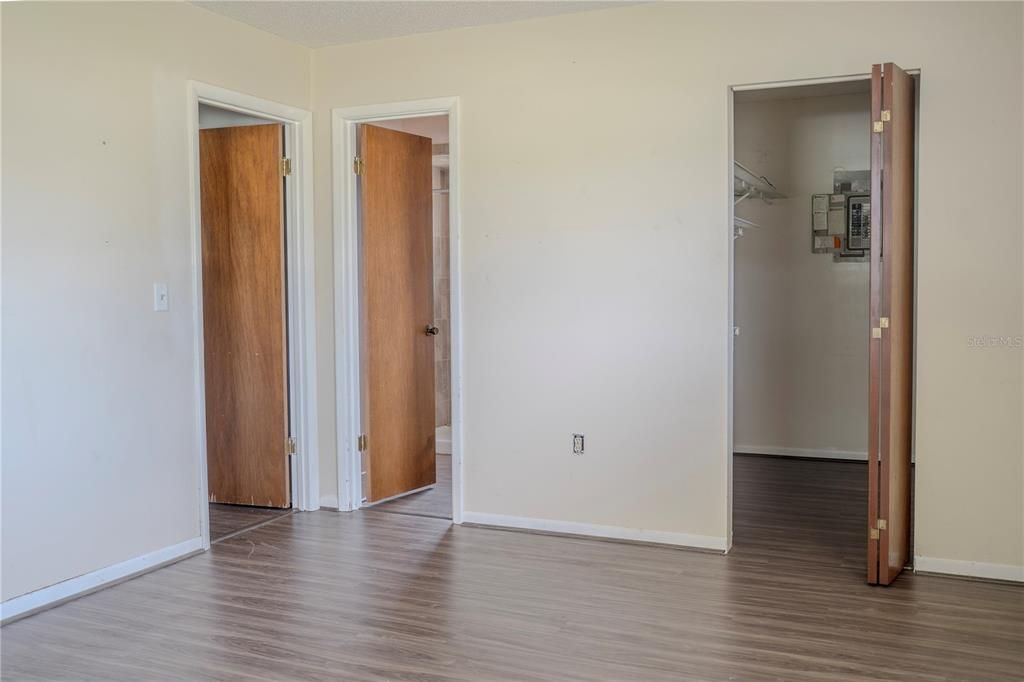 For Sale: $148,900 (2 beds, 1 baths, 960 Square Feet)