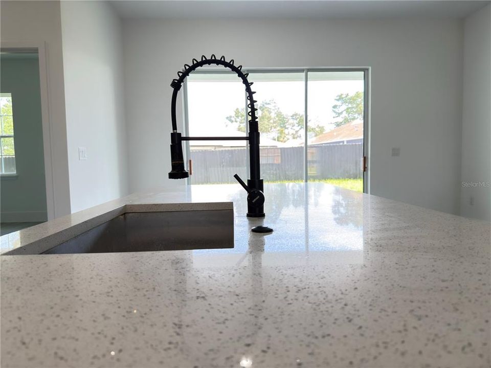 For Sale: $339,900 (4 beds, 3 baths, 2100 Square Feet)