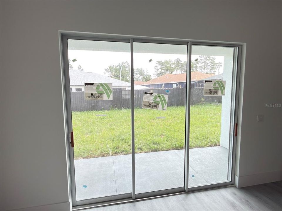 For Sale: $339,900 (4 beds, 3 baths, 2100 Square Feet)