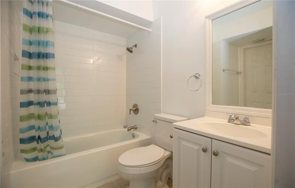 For Sale: $179,000 (2 beds, 2 baths, 1027 Square Feet)