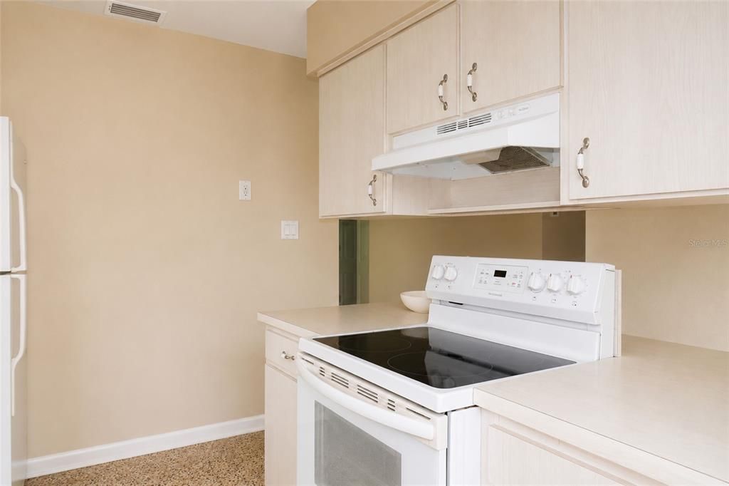 В аренду: $1,795 (3 спален, 1 ванн, 1056 Квадратных фут)