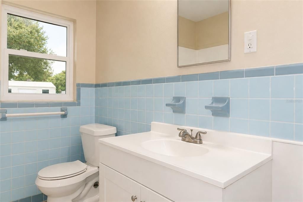 В аренду: $1,795 (3 спален, 1 ванн, 1056 Квадратных фут)