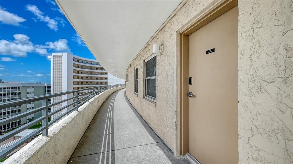For Sale: $1,795,000 (2 beds, 2 baths, 1271 Square Feet)