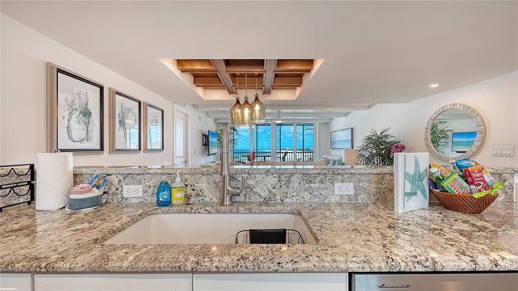 For Sale: $1,795,000 (2 beds, 2 baths, 1271 Square Feet)