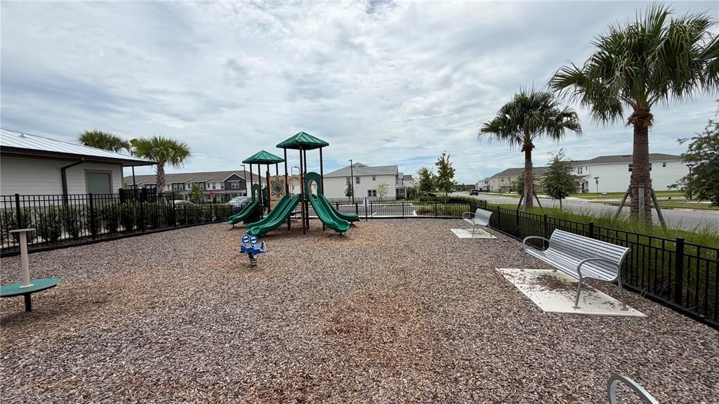 For Rent: $2,300 (3 beds, 2 baths, 1553 Square Feet)