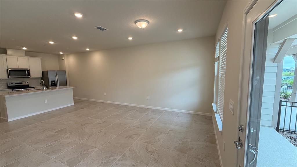 For Rent: $2,300 (3 beds, 2 baths, 1553 Square Feet)