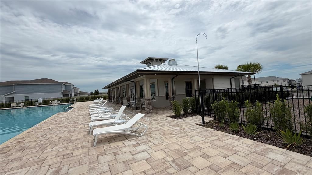 For Rent: $2,300 (3 beds, 2 baths, 1553 Square Feet)
