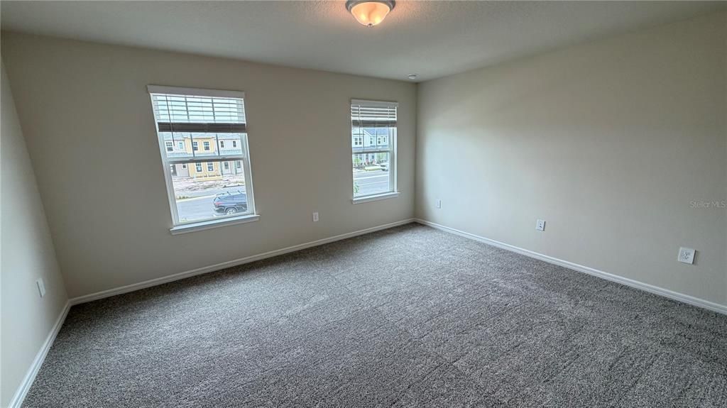 For Rent: $2,300 (3 beds, 2 baths, 1553 Square Feet)