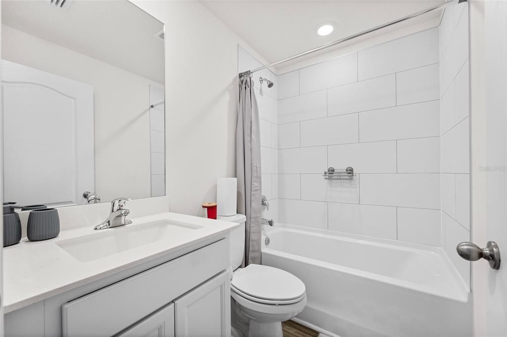For Sale: $349,900 (3 beds, 2 baths, 1244 Square Feet)