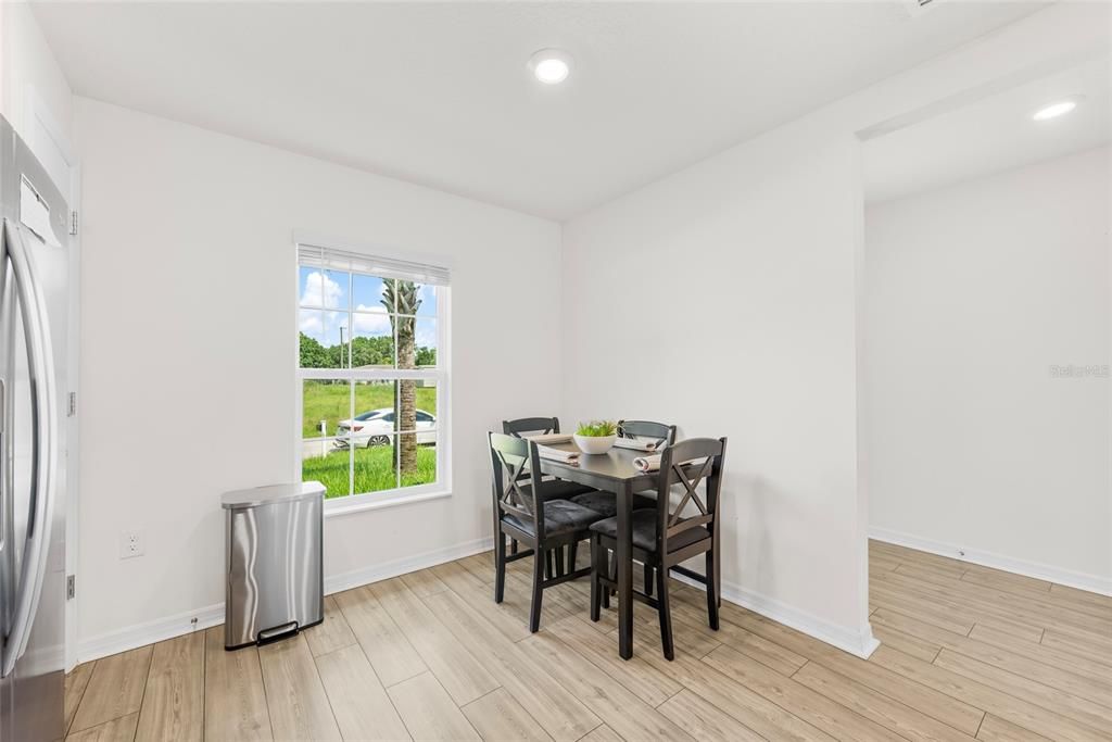 For Sale: $349,900 (3 beds, 2 baths, 1244 Square Feet)