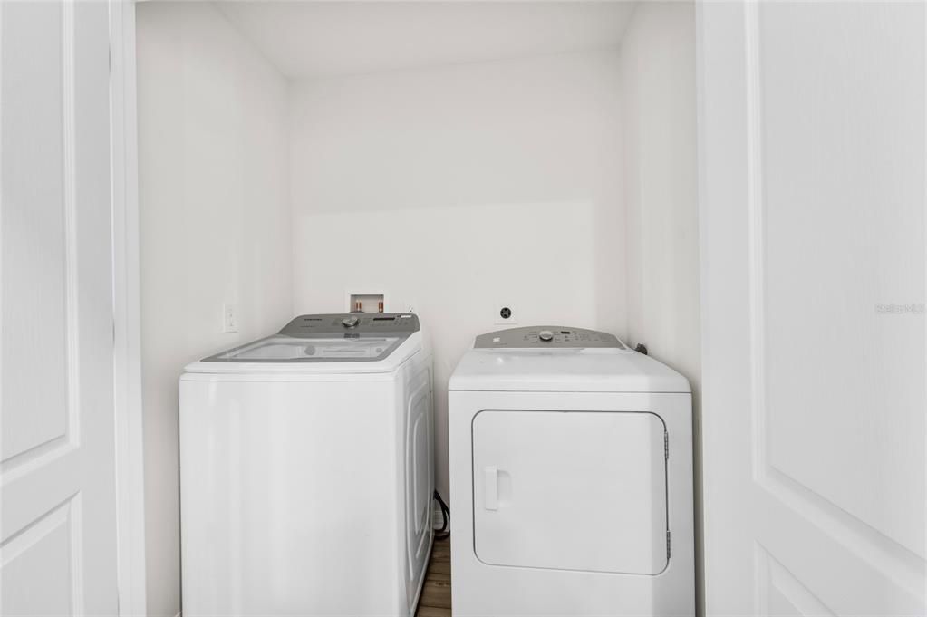 For Sale: $349,900 (3 beds, 2 baths, 1244 Square Feet)