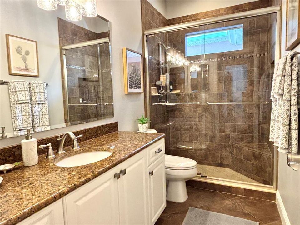 En Venta: $1,299,000 (6 camas, 5 baños, 4315 Pies cuadrados)