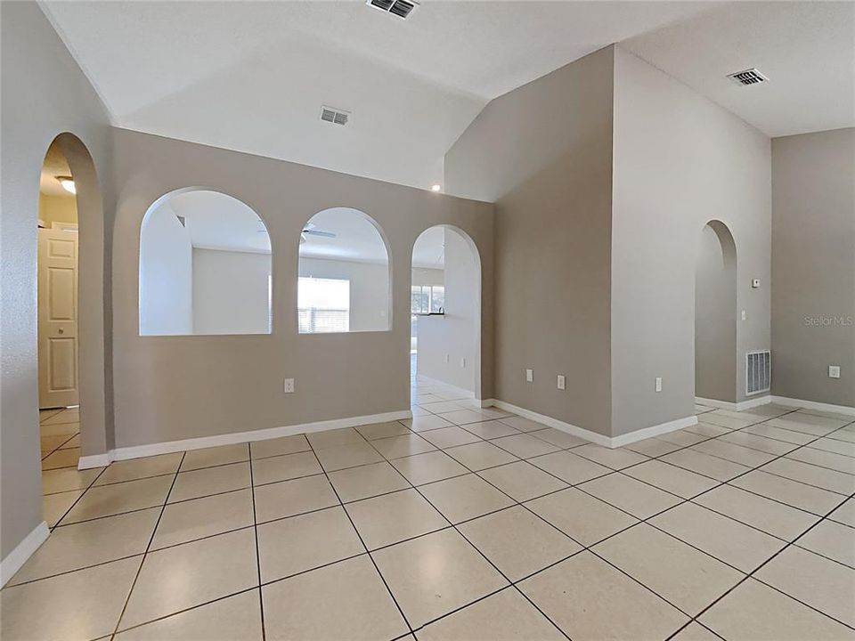For Sale: $390,000 (3 beds, 2 baths, 1534 Square Feet)
